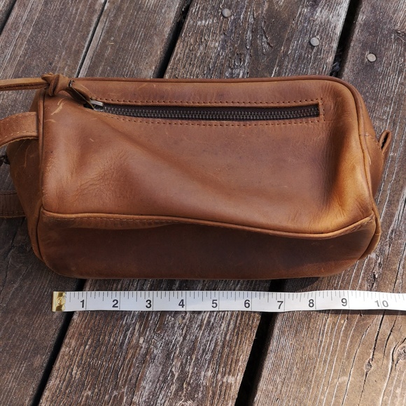 Kuero leather toiletry case - Picture 13 of 14